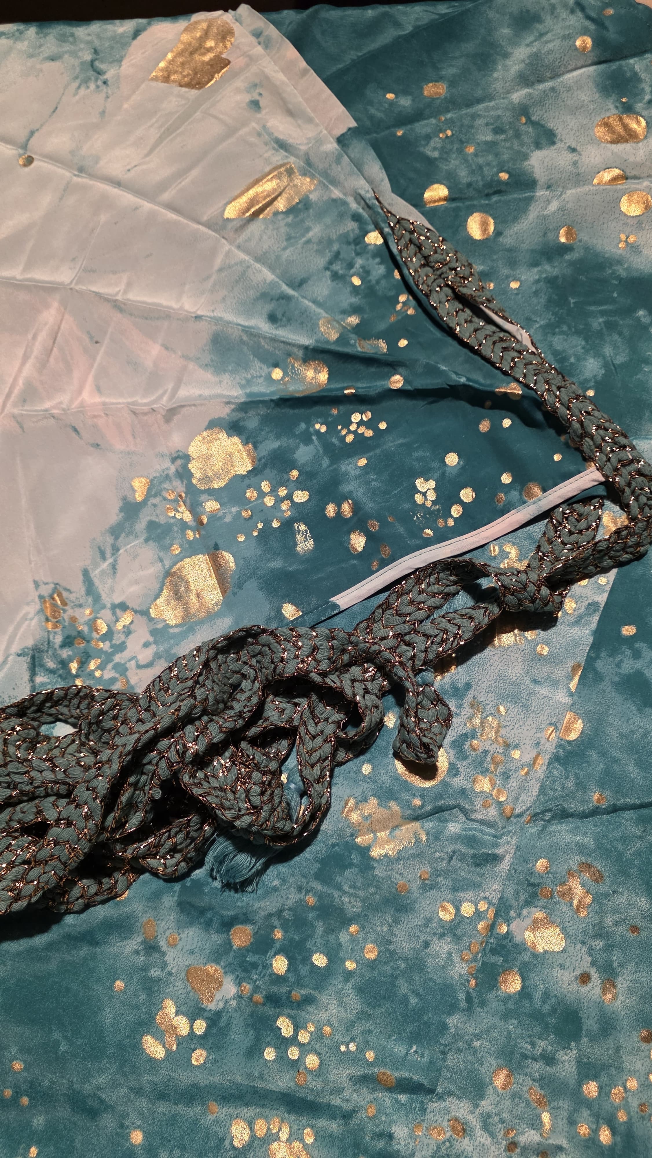 Afrodita Seda Gold – 70% Silk • 30% Viscose