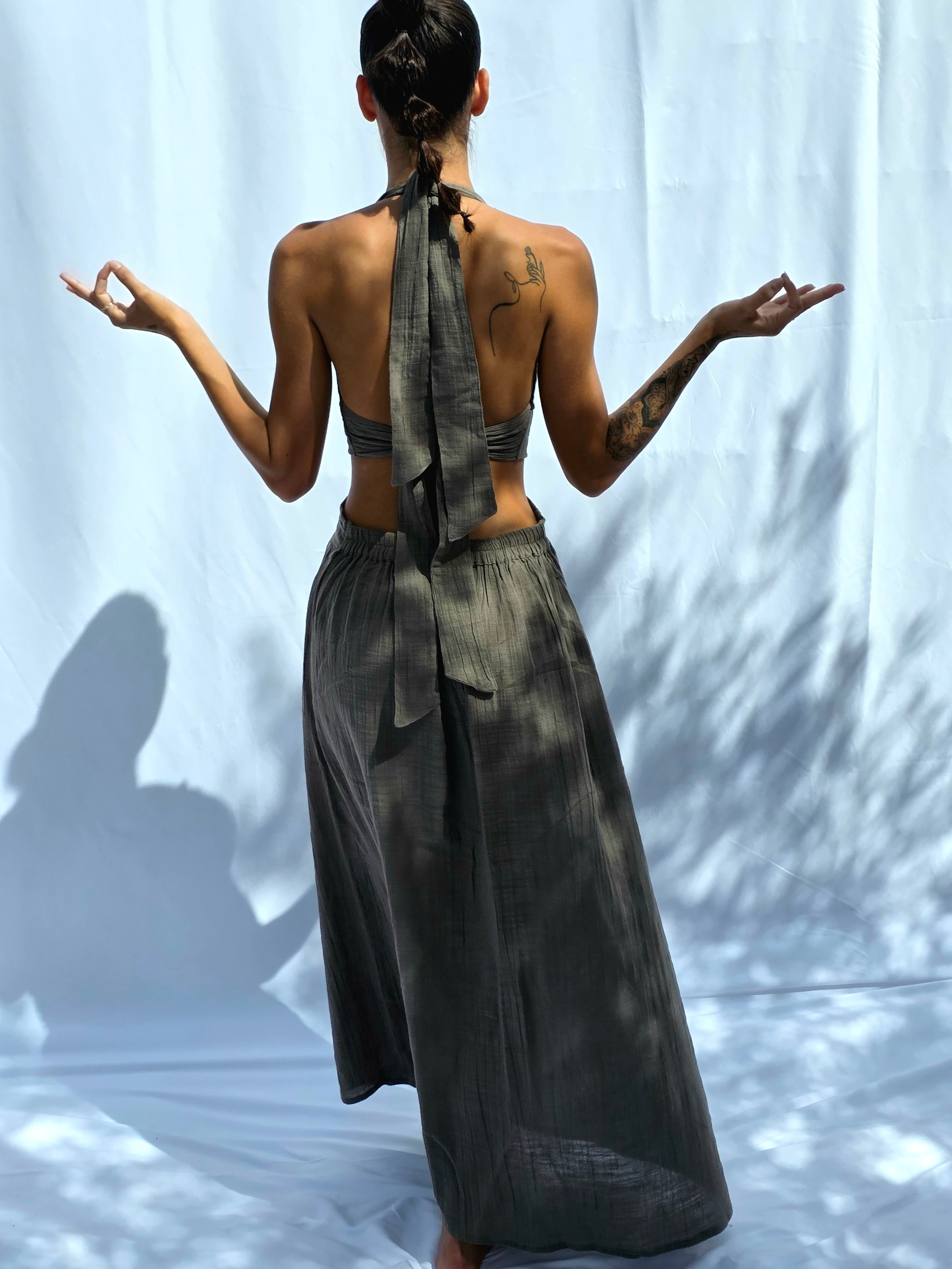 Hanna Cotton Brillo Dress — Siluetas que despiertan, brillo que nace de lo natural