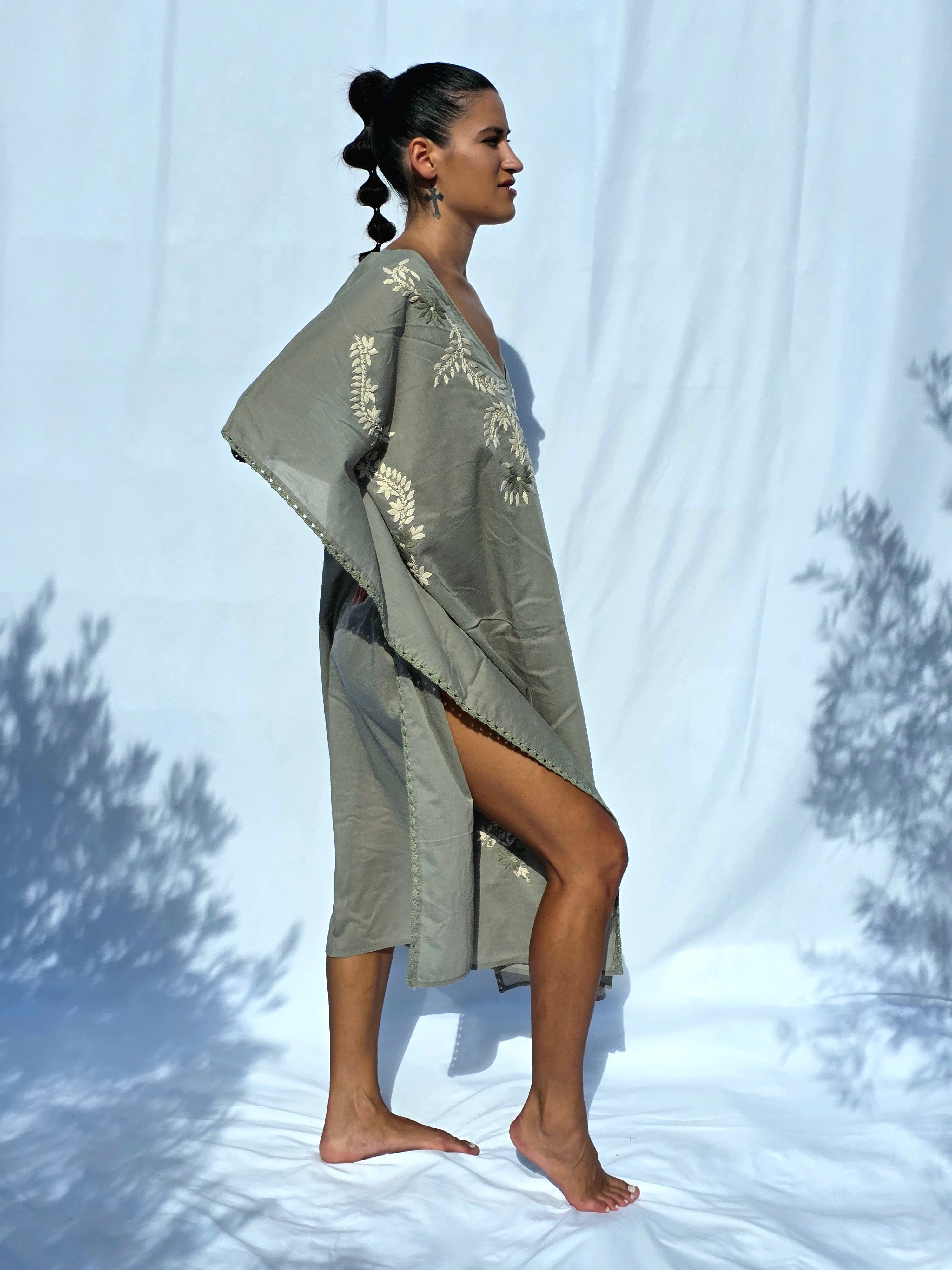 Gloria Bordado — Túnica de Algodón Premium con Alma Ligera