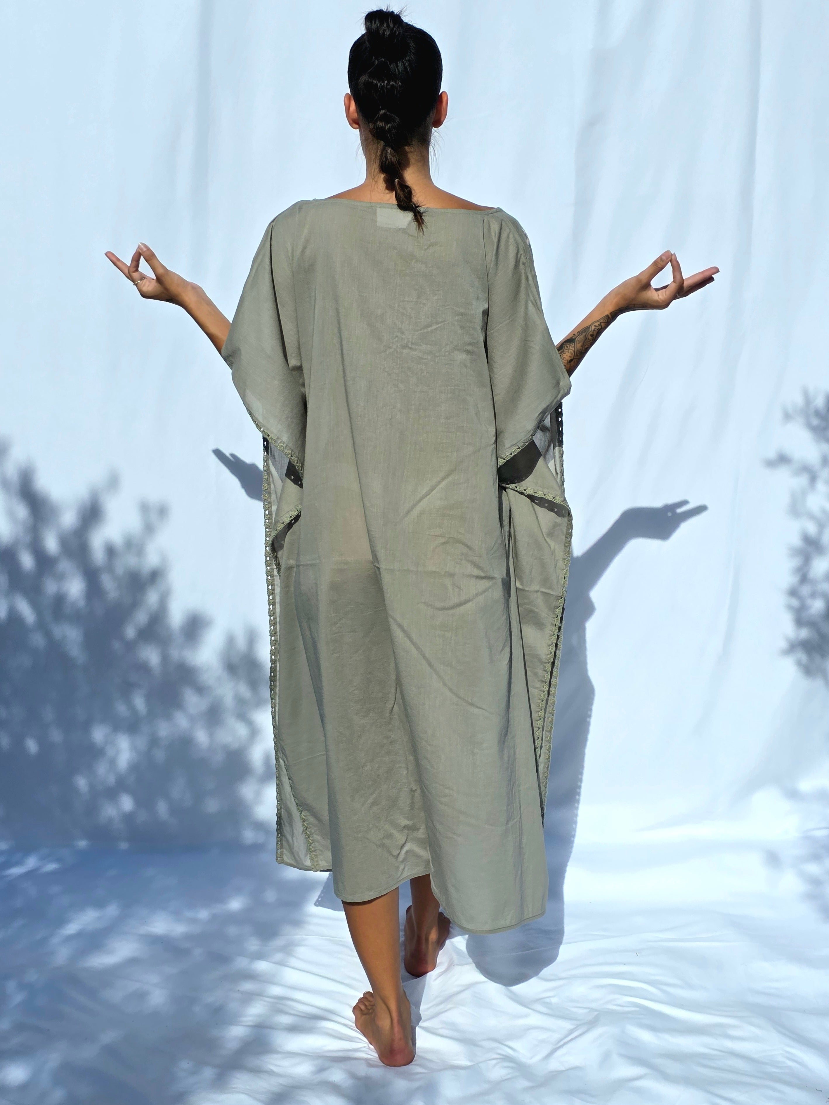 Gloria Bordado — Túnica de Algodón Premium con Alma Ligera