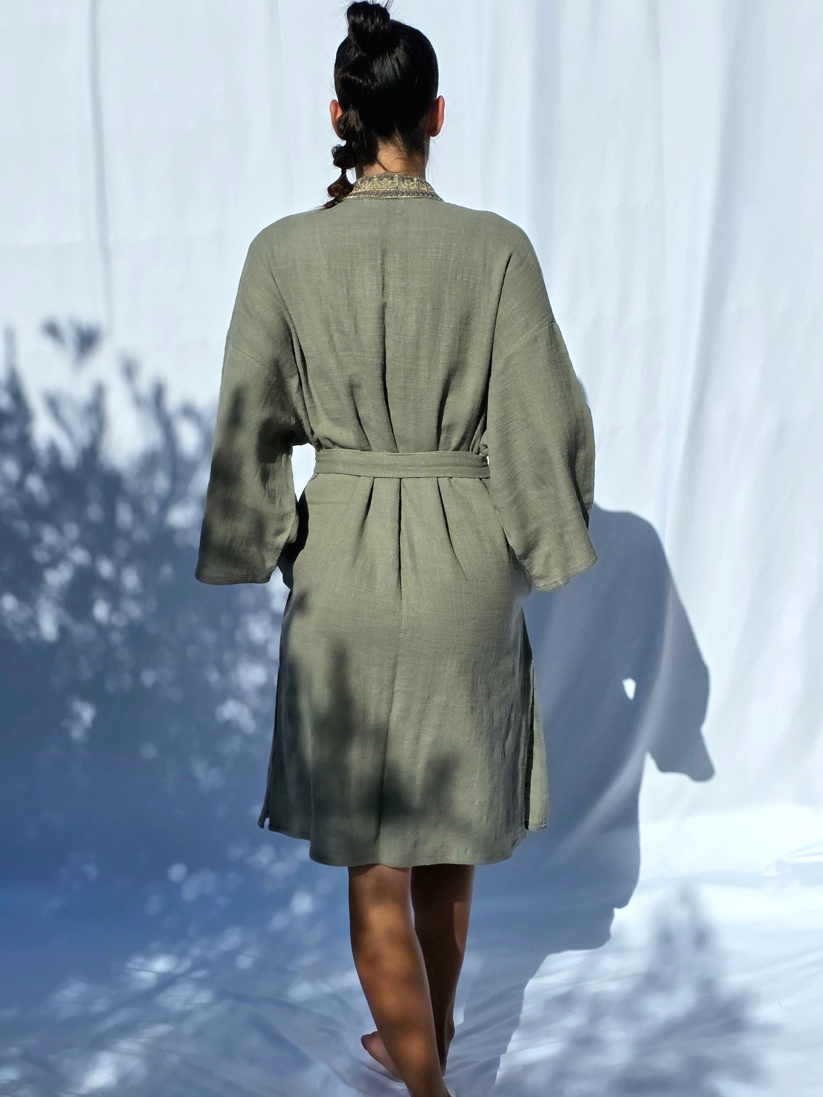 Anna Kimono Bordado — Dulzura tejida, arte que abraza