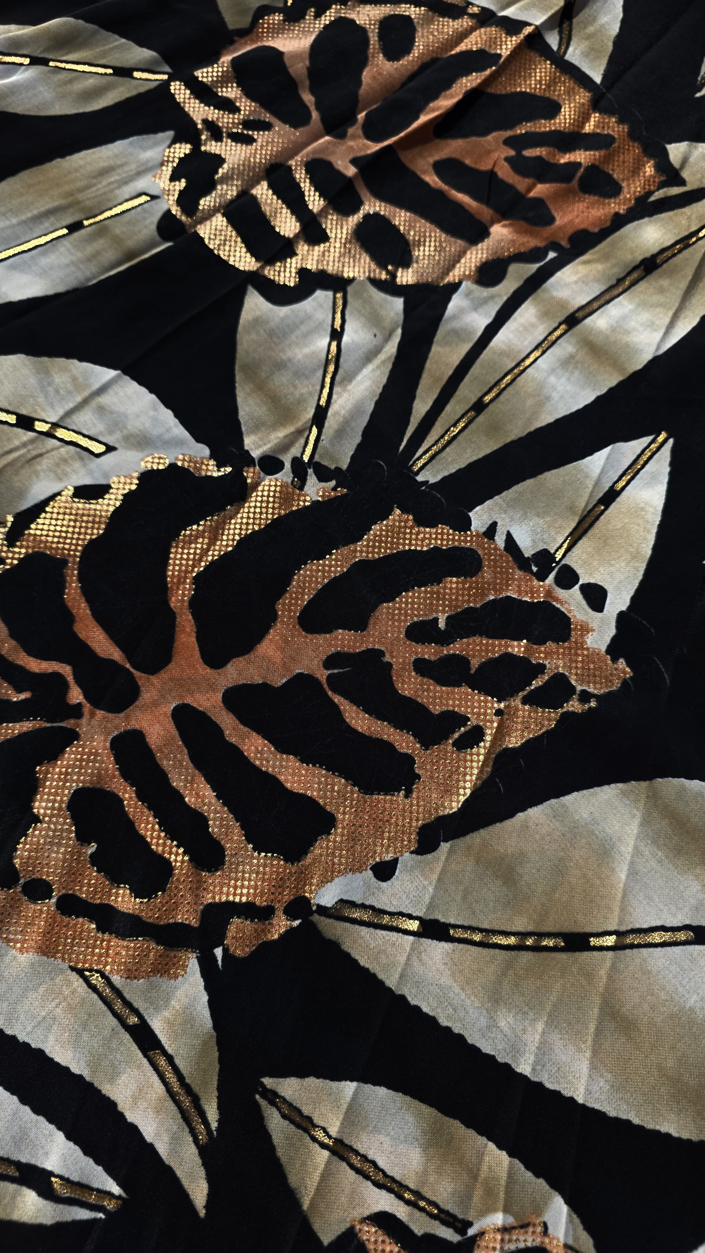 Zahira Seda – 70% Silk • 30% Viscose